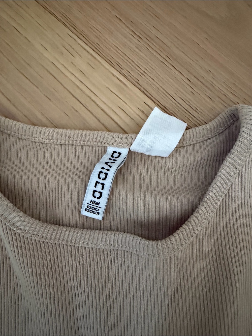 H&M Beige Ribbed Short Sleeve Tee - Picture 2 of 2